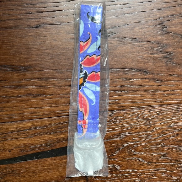 Vera Bradley Factory Style Wristlet Keychain
in Signature Cotton in Mural Garden - Picture 2 of 3